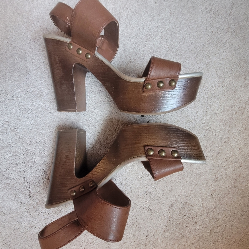Ana brown chunky high heels size 11